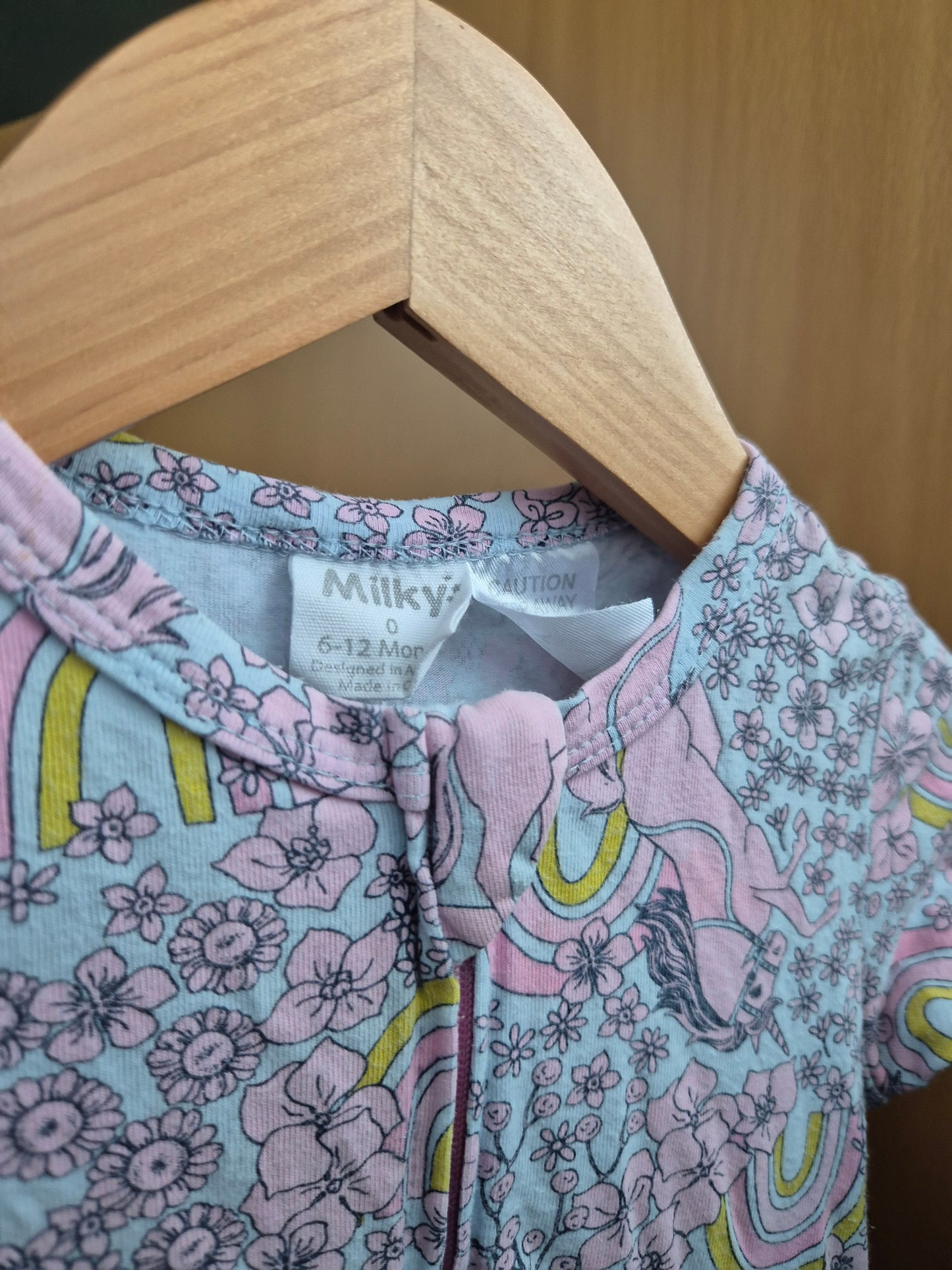 6-12m Milky Onesie